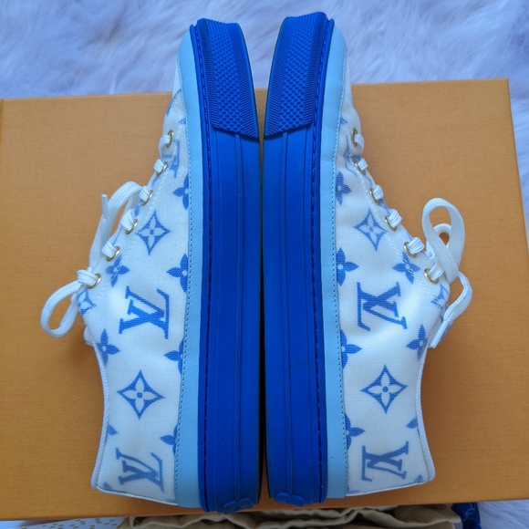 Louis Vuitton Sneakers. - Picture 3 of 11